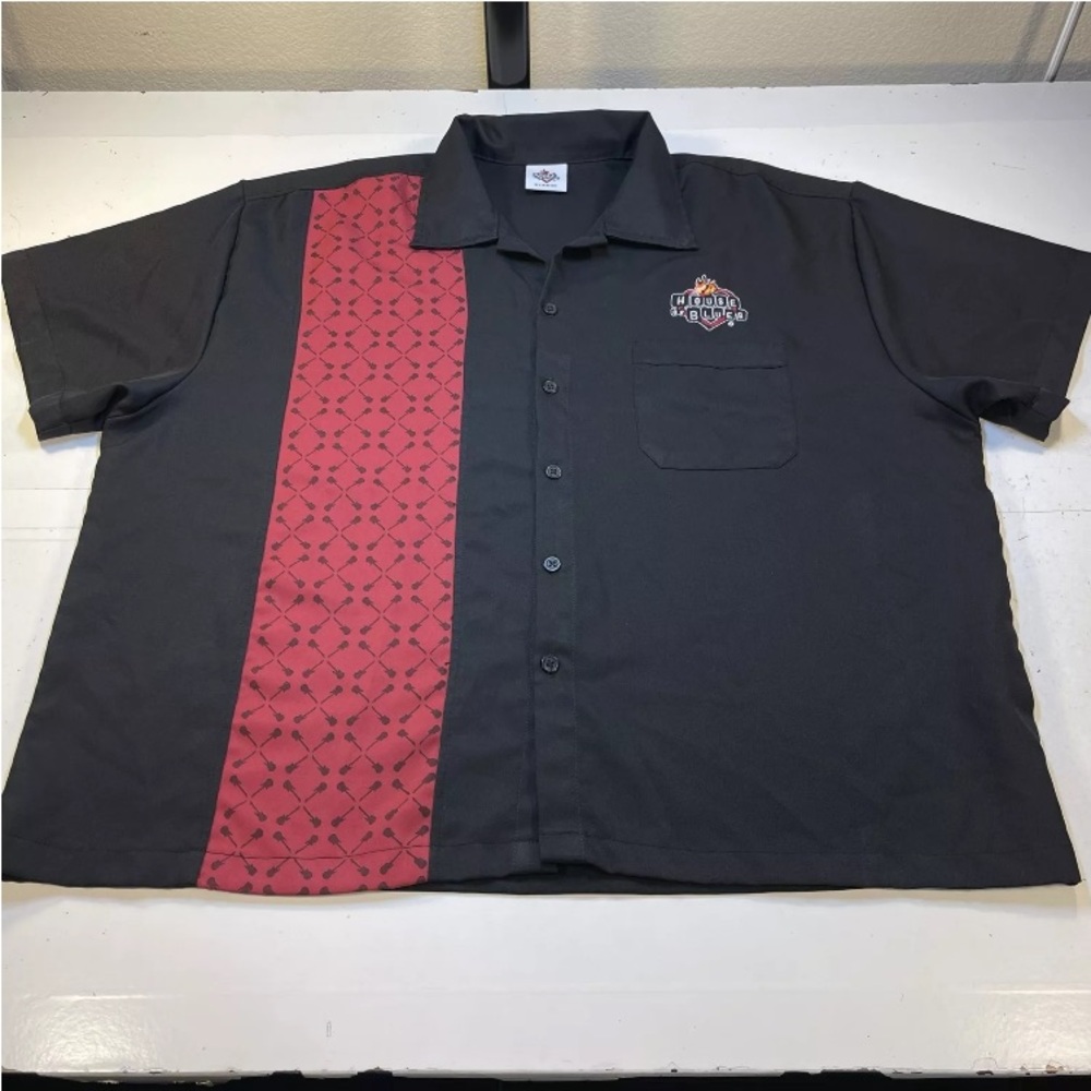 House of blues men’s guitar pattern,‎ button-down shirt. Size XL.